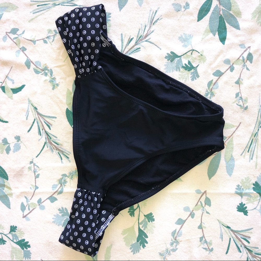 Roxy Black Bikini Bottoms - image 7